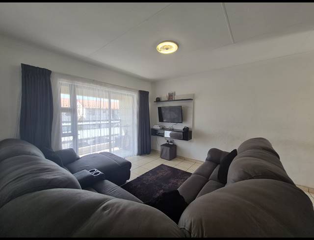 2 BEDROOM APARTMENT FOR SALE IN PARKRAND